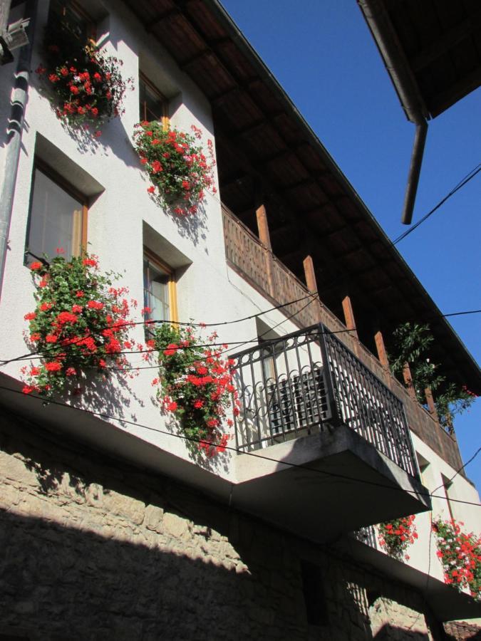Home With The Veranda Veliko Tarnovo Exterior photo